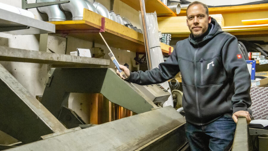 Roman Röthlisberger und seine hydraulische Biegemaschine Typ 69-M-6/1