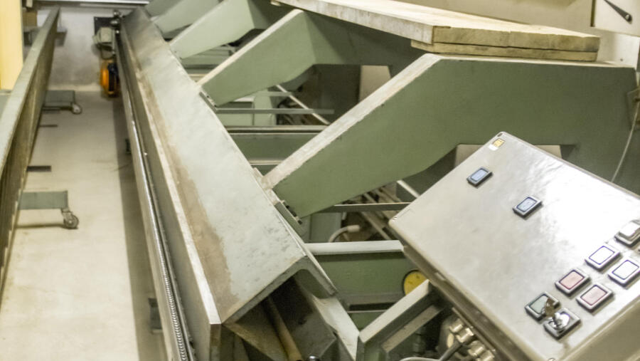 Biegemaschine Typ 69-M-6/1: Seitenansicht